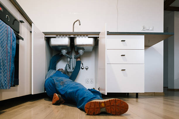 Professional Emergency Plumber technician working in Norfolk, VA